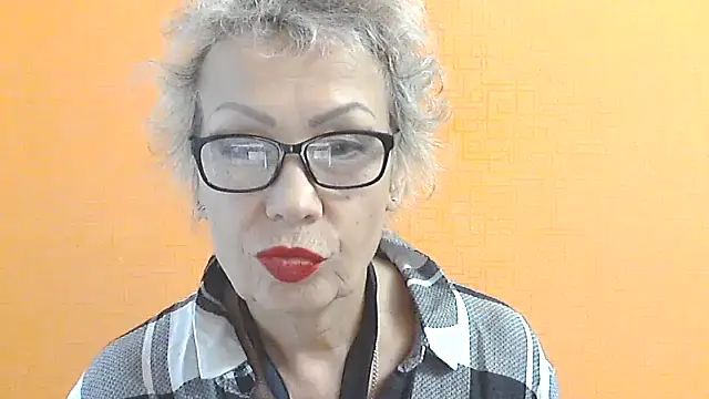 Stripchat cam girl NessyJenixs