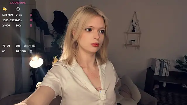 Stripchat cam girl LaureMestler