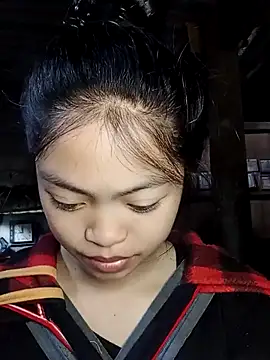 Stripchat cam girl Thy00__