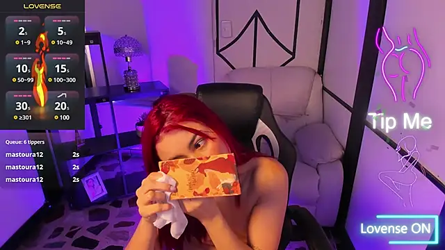 Stripchat cam girl NahomiRichards_