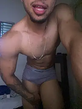 Stripchat cam girl MoreninhoMagrinho