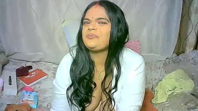 Stripchat cam girl IndianAriana