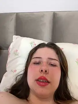 Thumbnail of leiawifey - Stripchat live cam