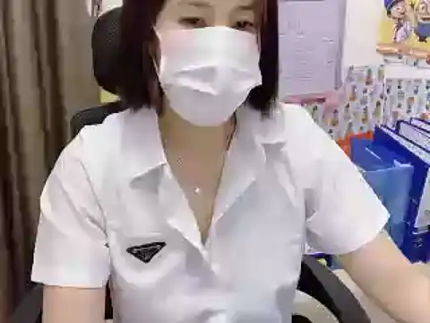 Stripchat cam girl Thao-Officer