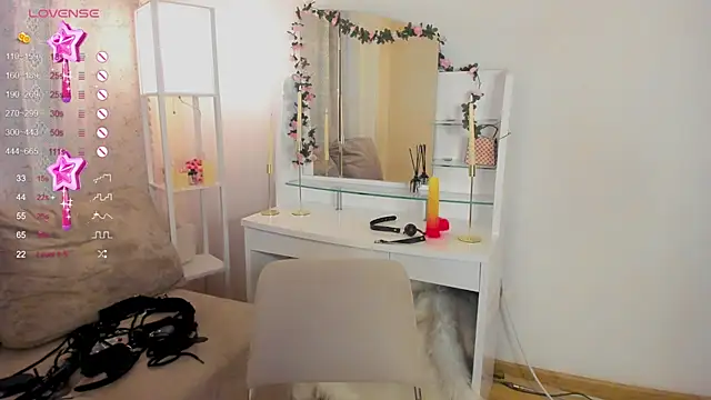 Stripchat cam girl MilaFlow