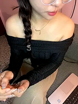 Stripchat cam girl Yenzhing