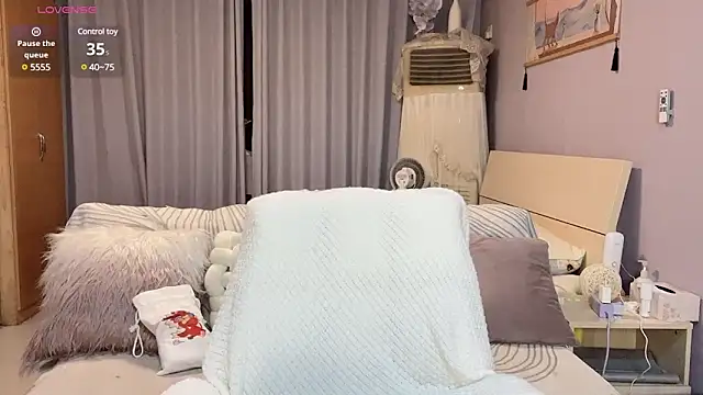 Stripchat cam girl Ki33u