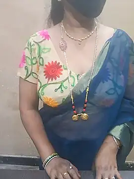 Stripchat cam girl Raashi369