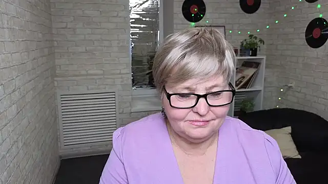 Stripchat cam girl Aziza_Asian