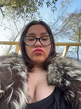 Stripchat cam girl DeliceMaya