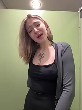 Stripchat cam girl littlebitchesss