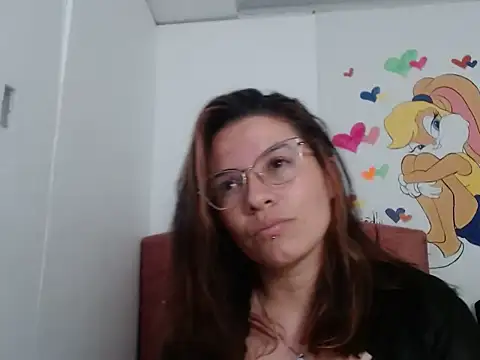 Stripchat cam girl SharonLove-