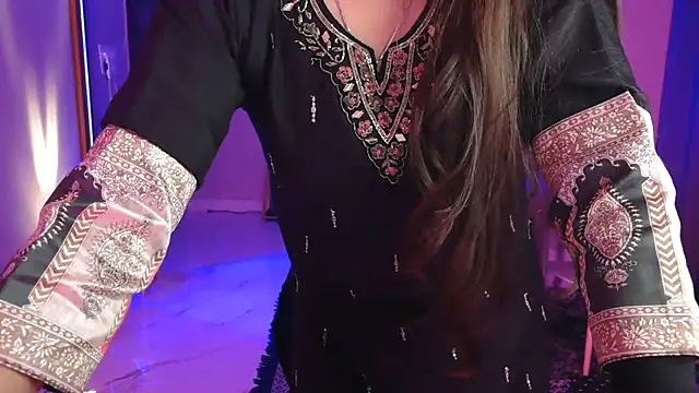 Stripchat cam girl Mitikaa