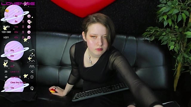 Stripchat cam girl OpheliaHens