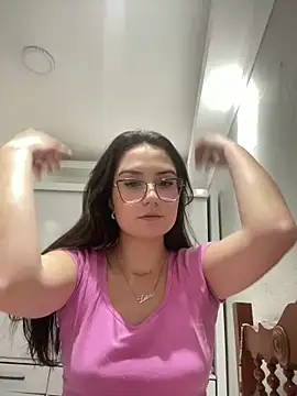 Stripchat cam girl LeleLuxx