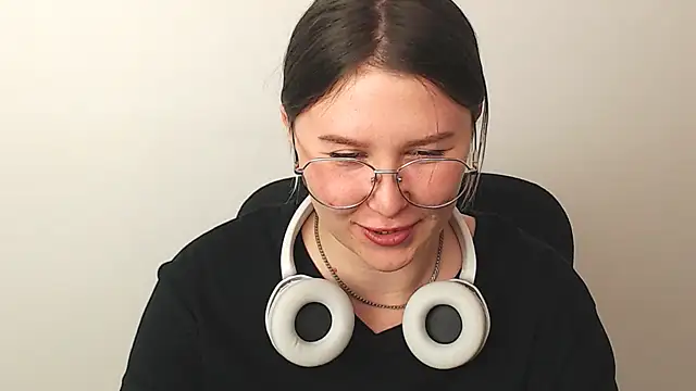 Stripchat cam girl Lunvia