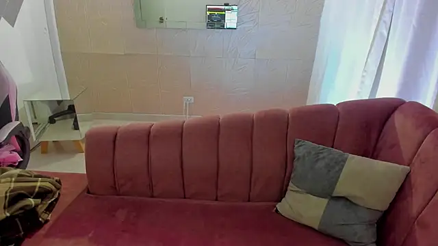 Stripchat cam girl nahomishy_m