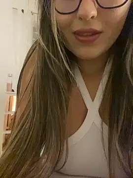 Stripchat cam girl AlaiaLeet