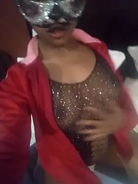 Stripchat cam girl LeratoSweet