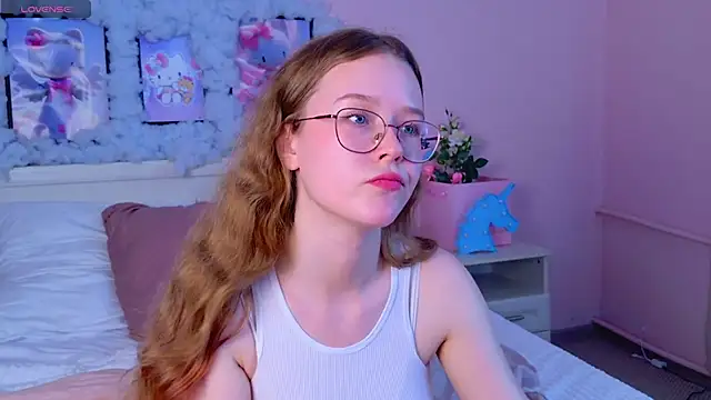 Stripchat cam girl MandyMils
