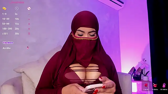 Stripchat cam girl thaira_aly