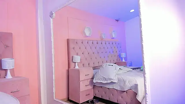 Stripchat cam girl SofiaMonett