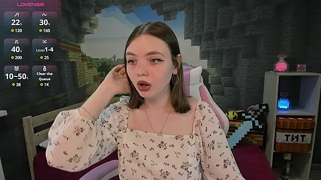 Stripchat cam girl AvaBlooms