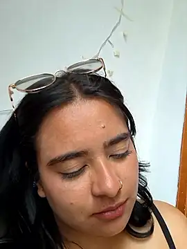 Stripchat cam girl MIAWALLACE645