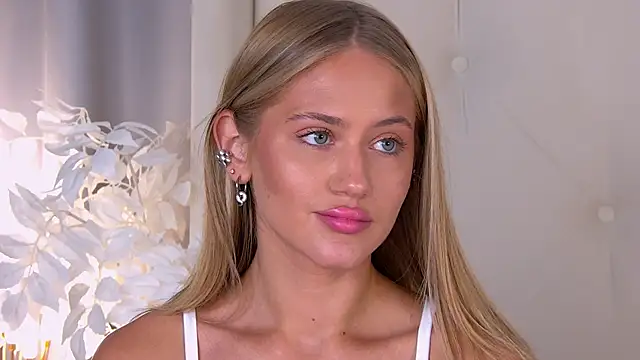 Stripchat cam girl ur_wet_dreams