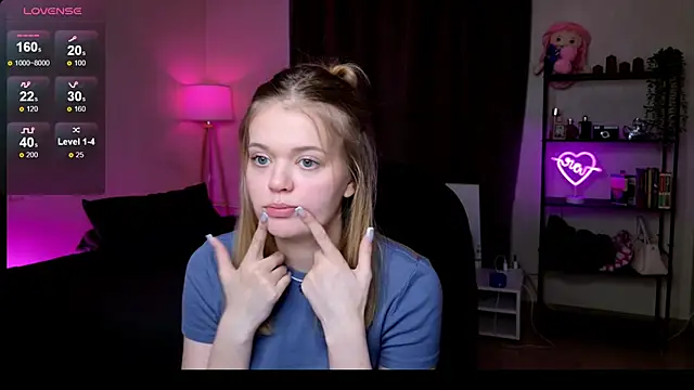 Thumbnail of Elioraa - Stripchat live cam