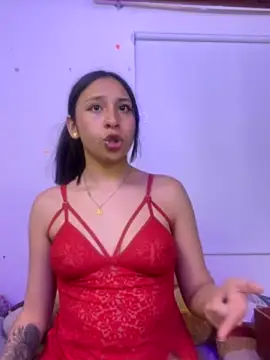 Stripchat cam girl Little-kittyy-