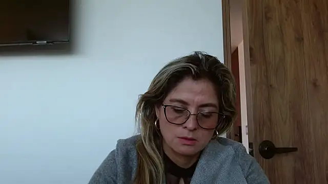 Stripchat cam girl linda-mature43