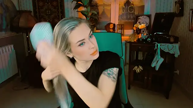 Stripchat cam girl AdelLoys