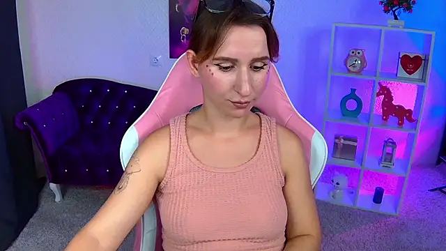 Stripchat cam girl Miabylove