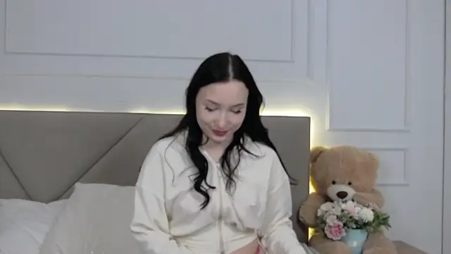 Stripchat cam girl LeilaLow