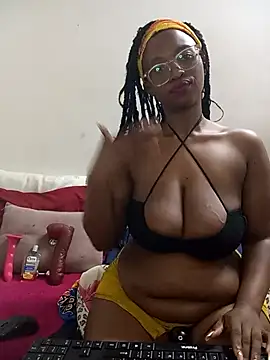 Stripchat cam girl YammyChocTits