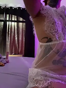 Stripchat cam girl BethCrv_95