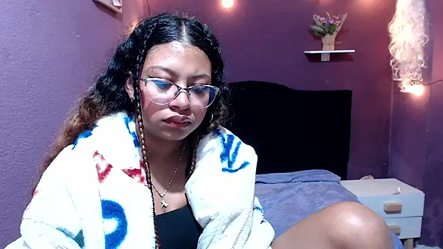 Stripchat cam girl leila_98