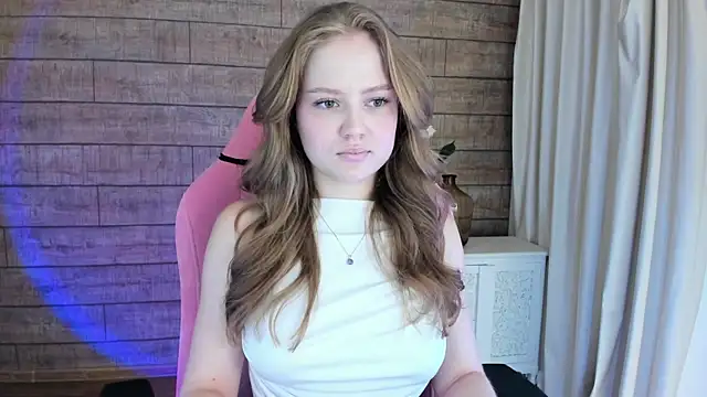 Stripchat cam girl SelinSwarovski