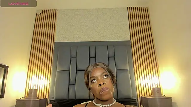 Stripchat cam girl maiacharris