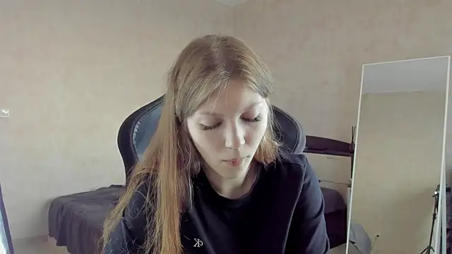 Stripchat cam girl YunaRosse