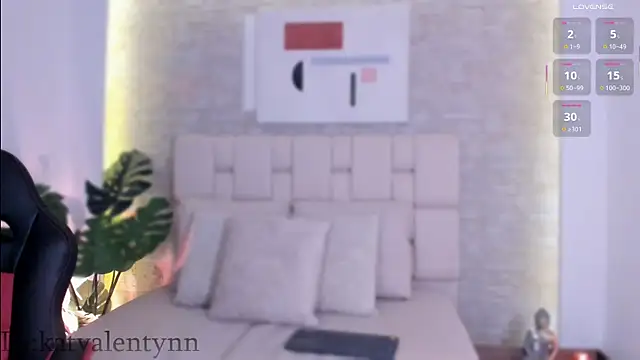 Stripchat cam girl Valen_catt