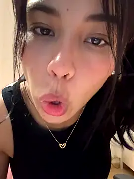 Stripchat cam girl Adriennesexxx