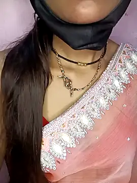 Stripchat cam girl Bhummee