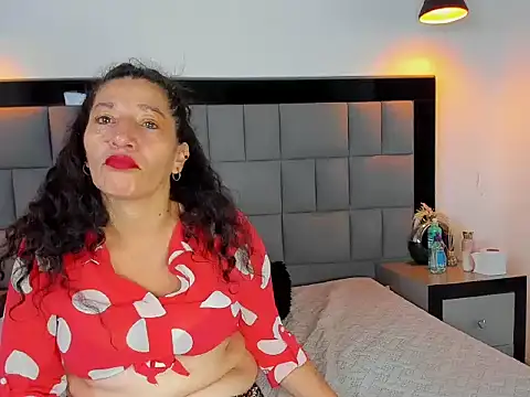 Stripchat cam girl Melina_Mature