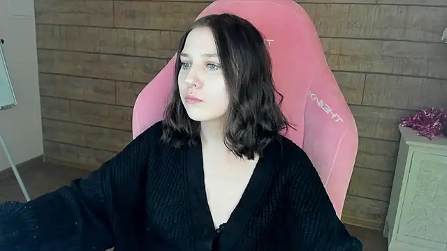 Stripchat cam girl TinnaBurton