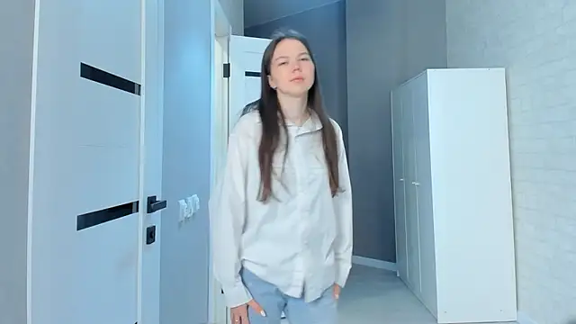 Stripchat cam girl HollyByrd