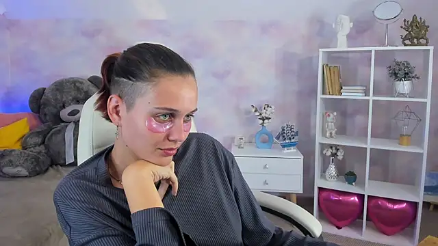 Stripchat cam girl Sonya_Bladee