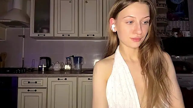 Stripchat cam girl LunarKiss