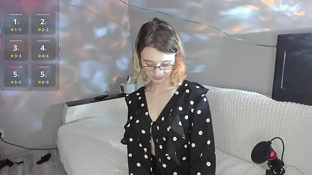 Stripchat cam girl DivineSolana